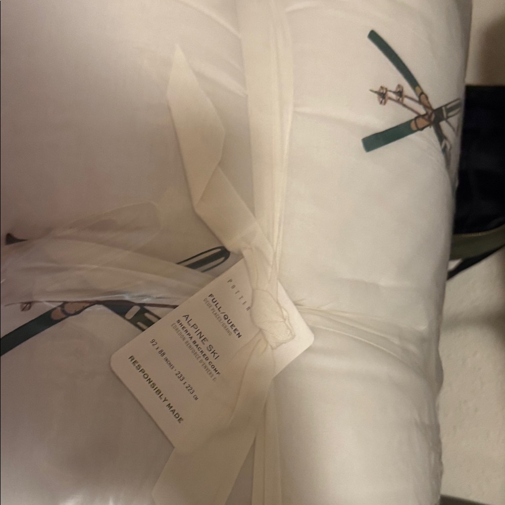 Pottery Barn White Alpine Ski Comforter - Ski Print Accent